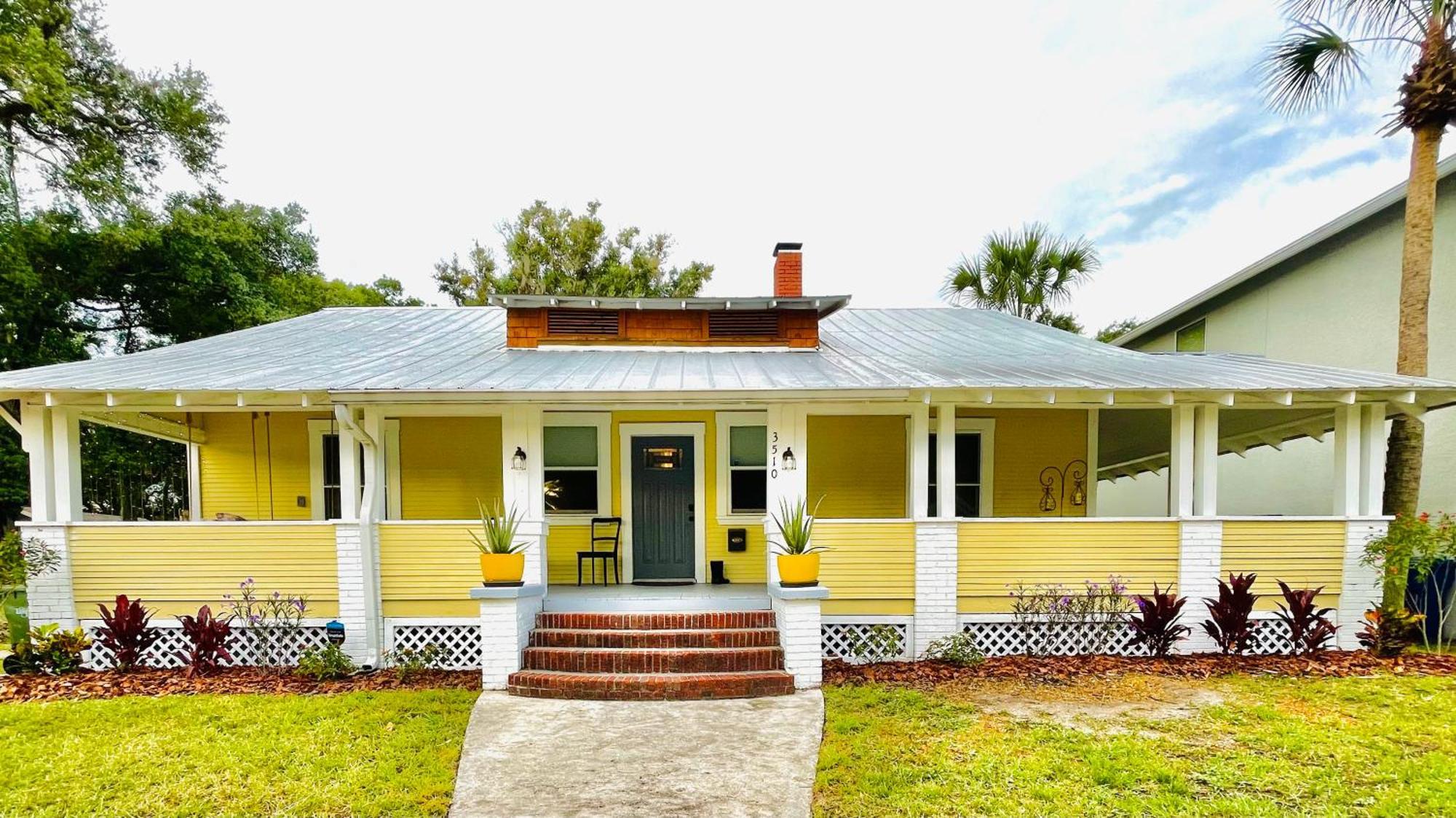 Tampa Heights Bungalow - Bed & Breakfast Exterior photo